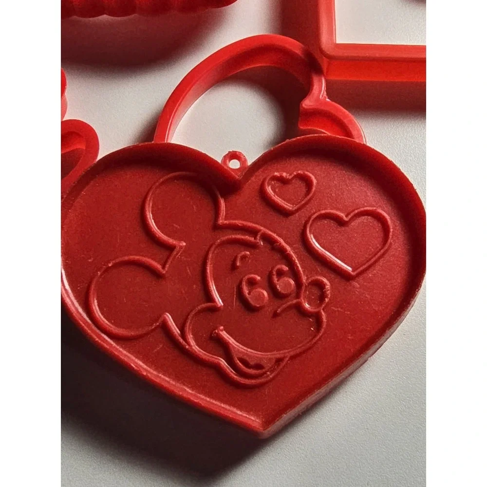 Vintage‎ Valentine's Day Cookie Cutters Mickey Koala Cupid Hearts Set of 14